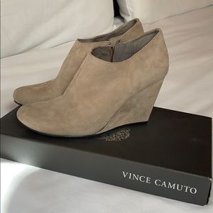 WORN ONCE VINCE CAMUTO SUEDE WEDGES